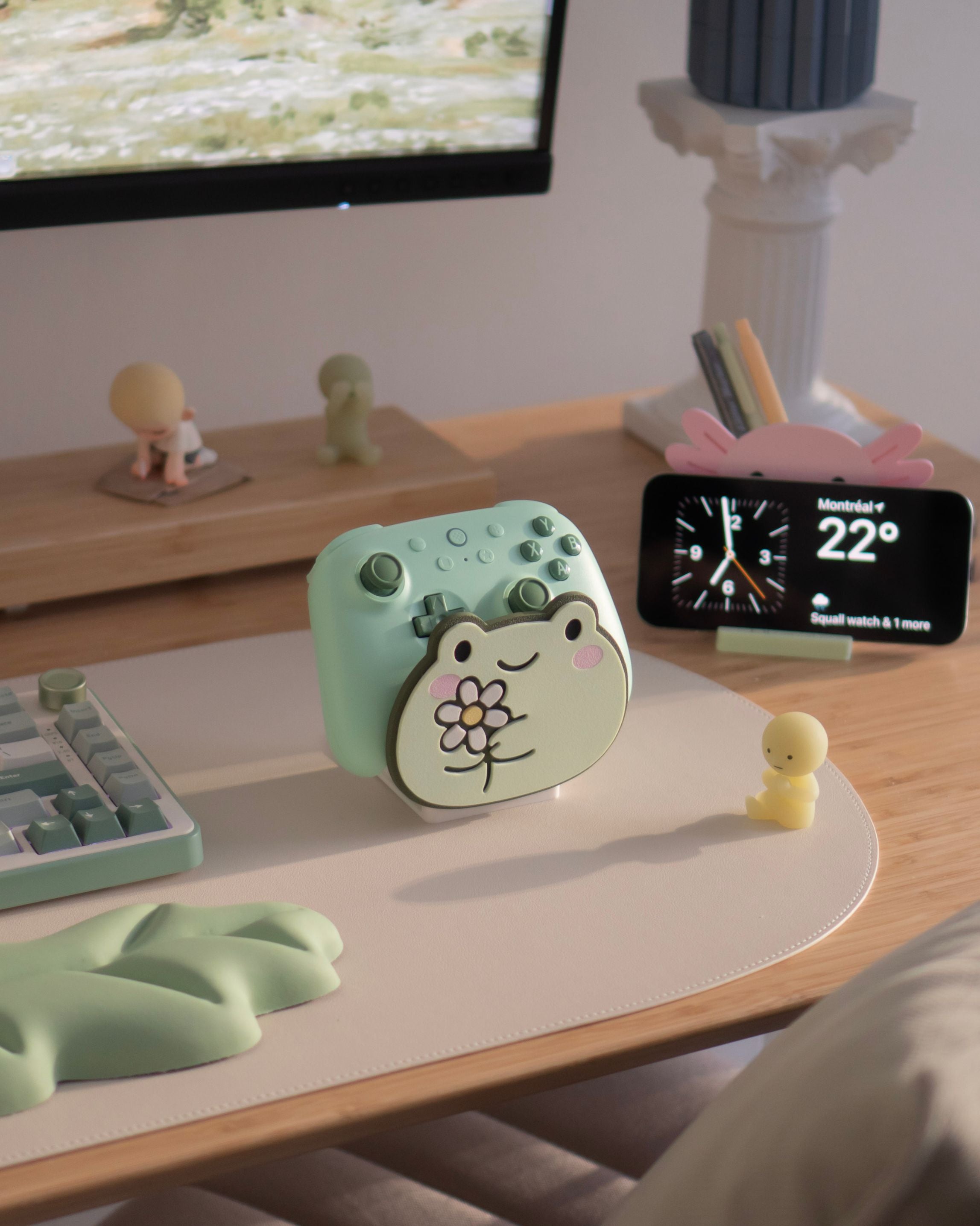 Daisy Frog | 3-in-1 Pen Pot, Controller Holder & Phone Stand