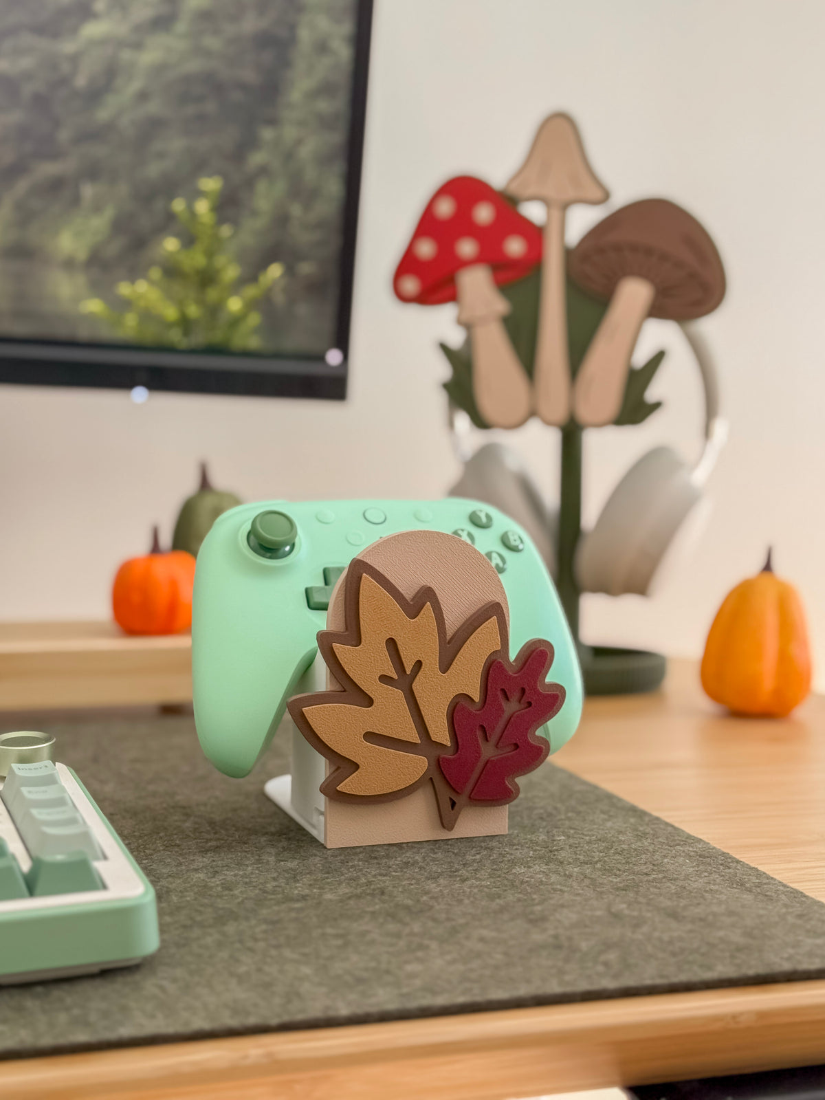 Fall Leaves | 3-in-1 Pen Pot, Controller Holder & Phone Stand (Copy)