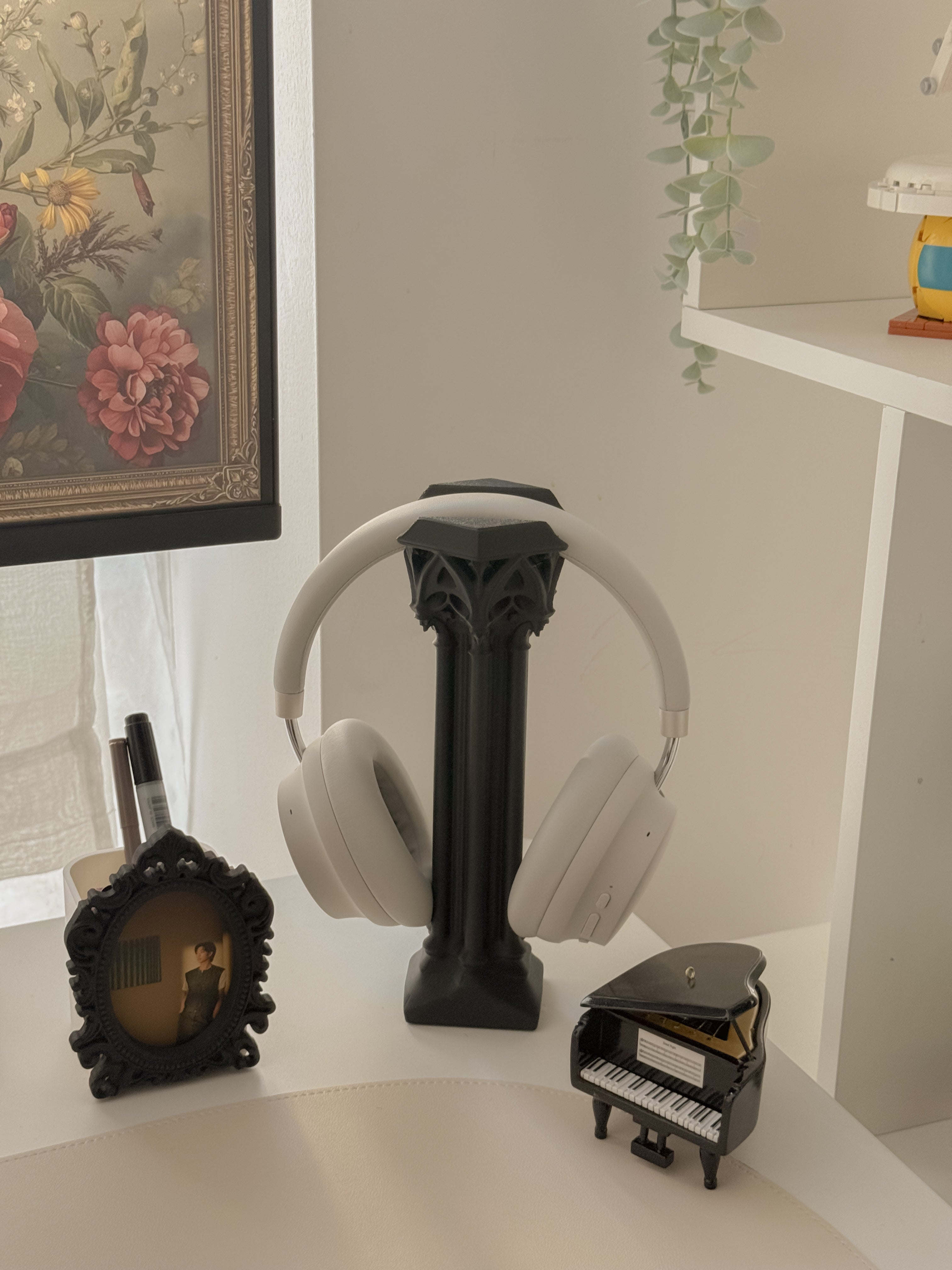 Column Headphone Stand
