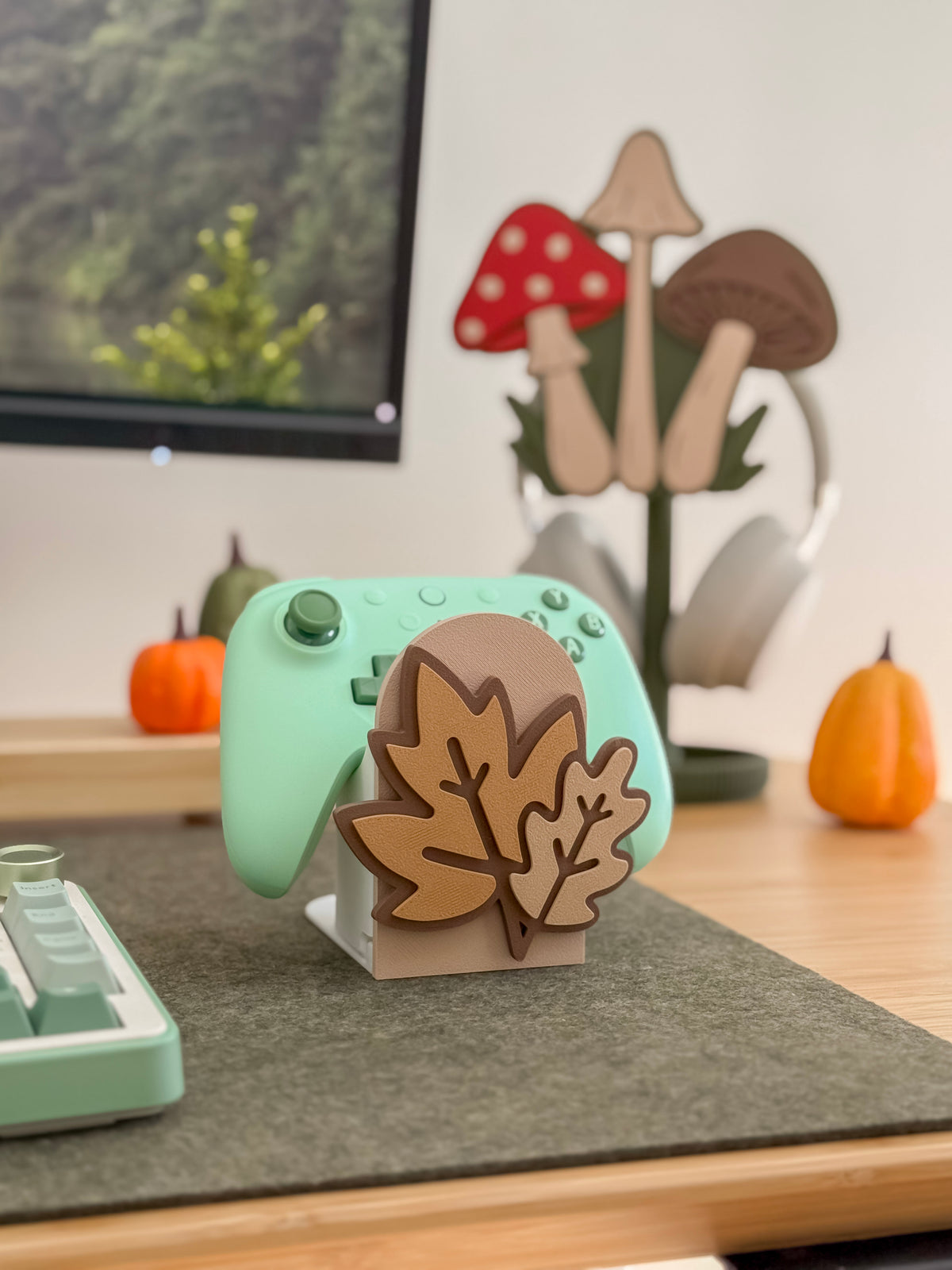 Fall Leaves | 3-in-1 Pen Pot, Controller Holder & Phone Stand (Copy)