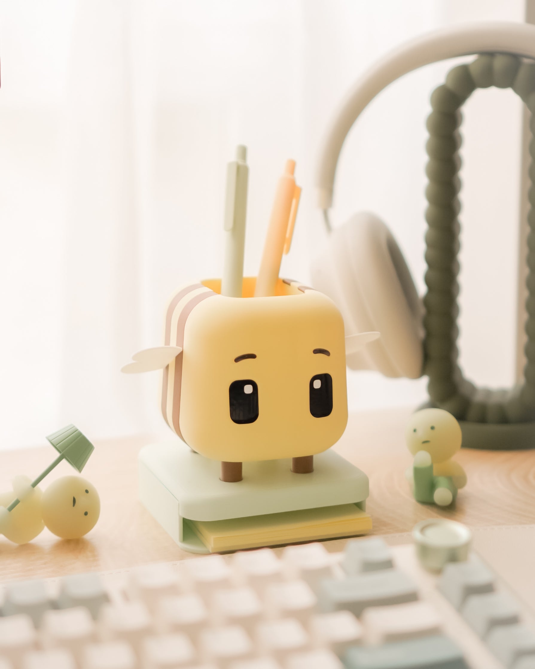 B-GRADE | Desk Accessories