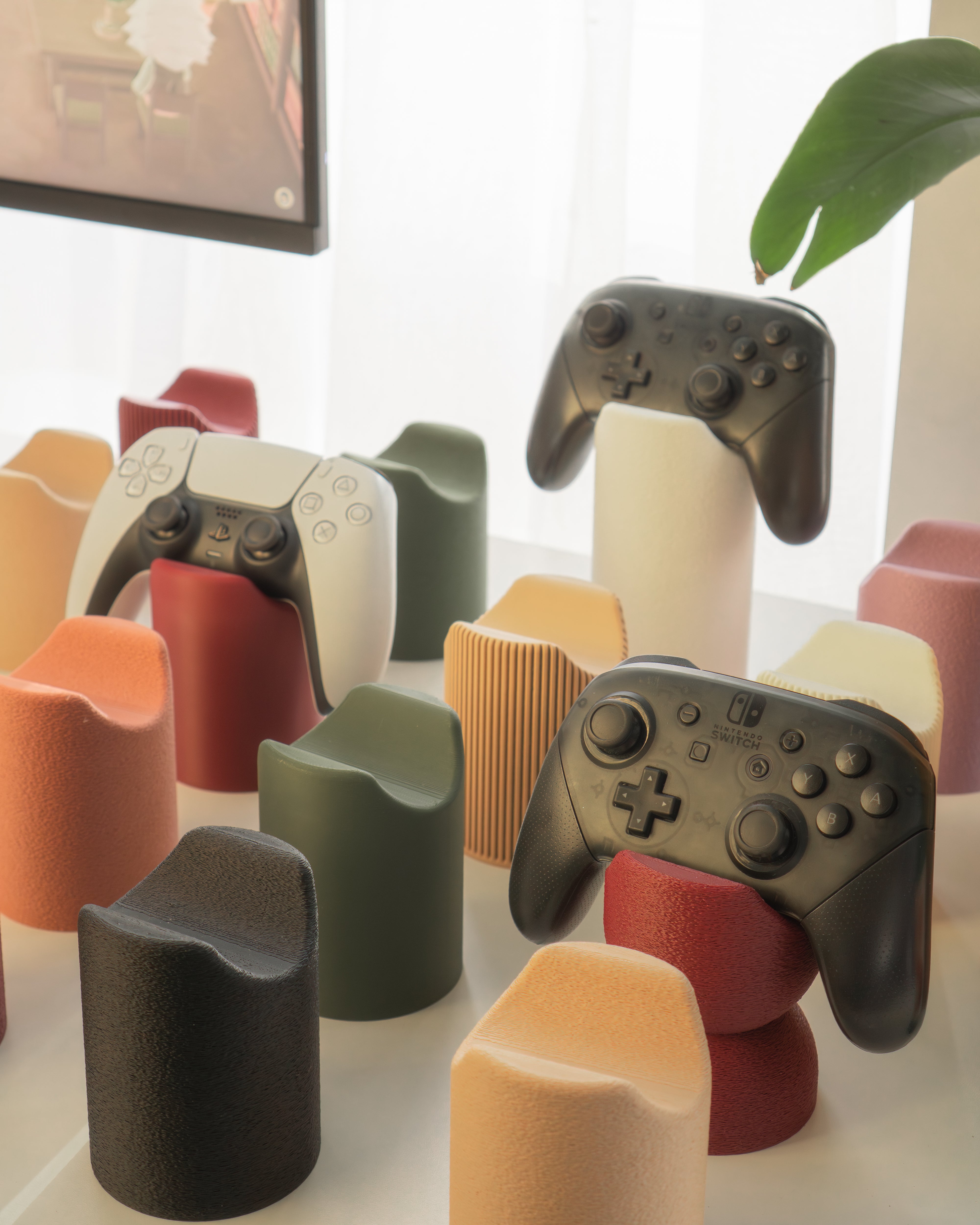 Minimalist Headphone & Controller Holder