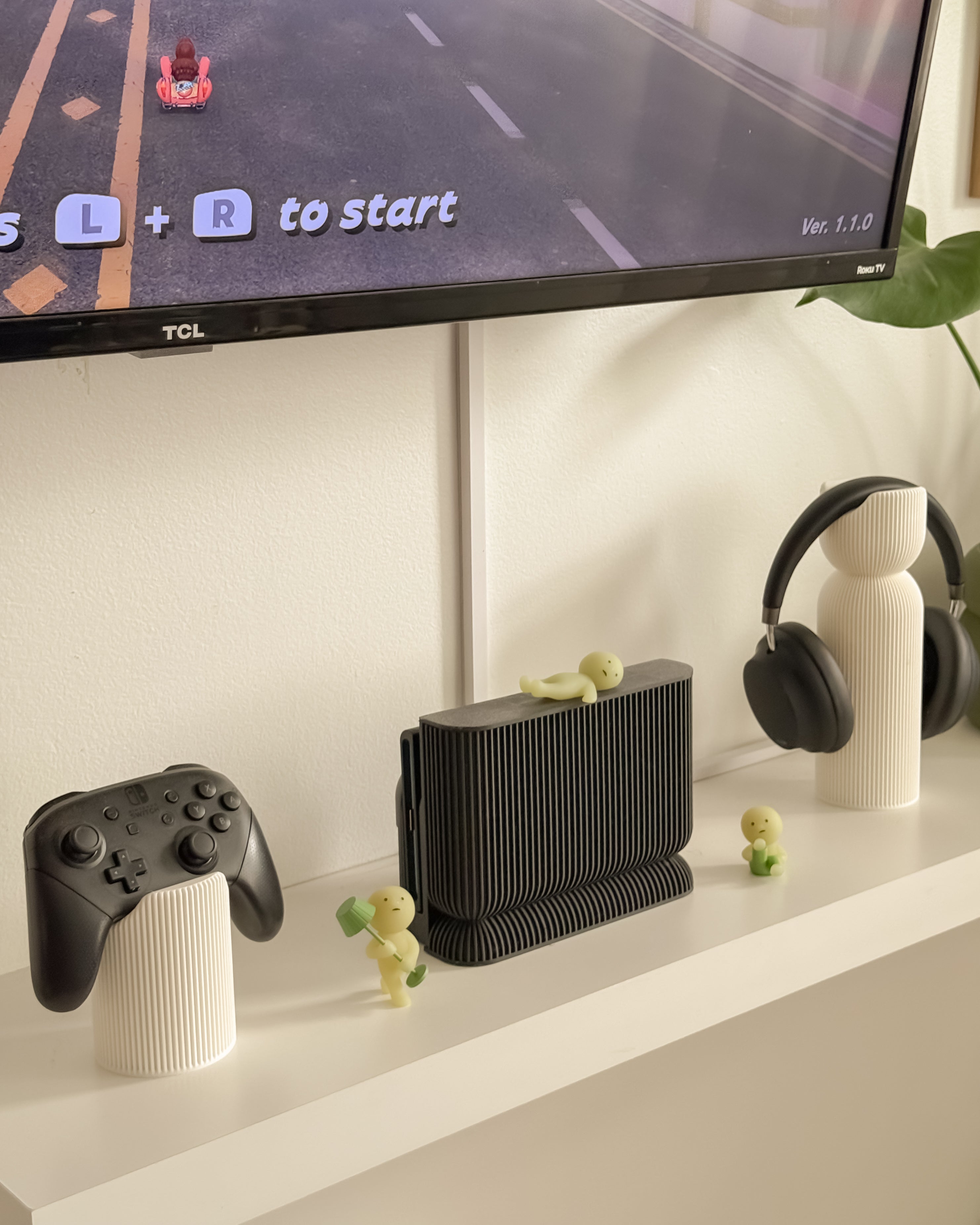 Version 1 Vase Switch Dock Cover with Storage