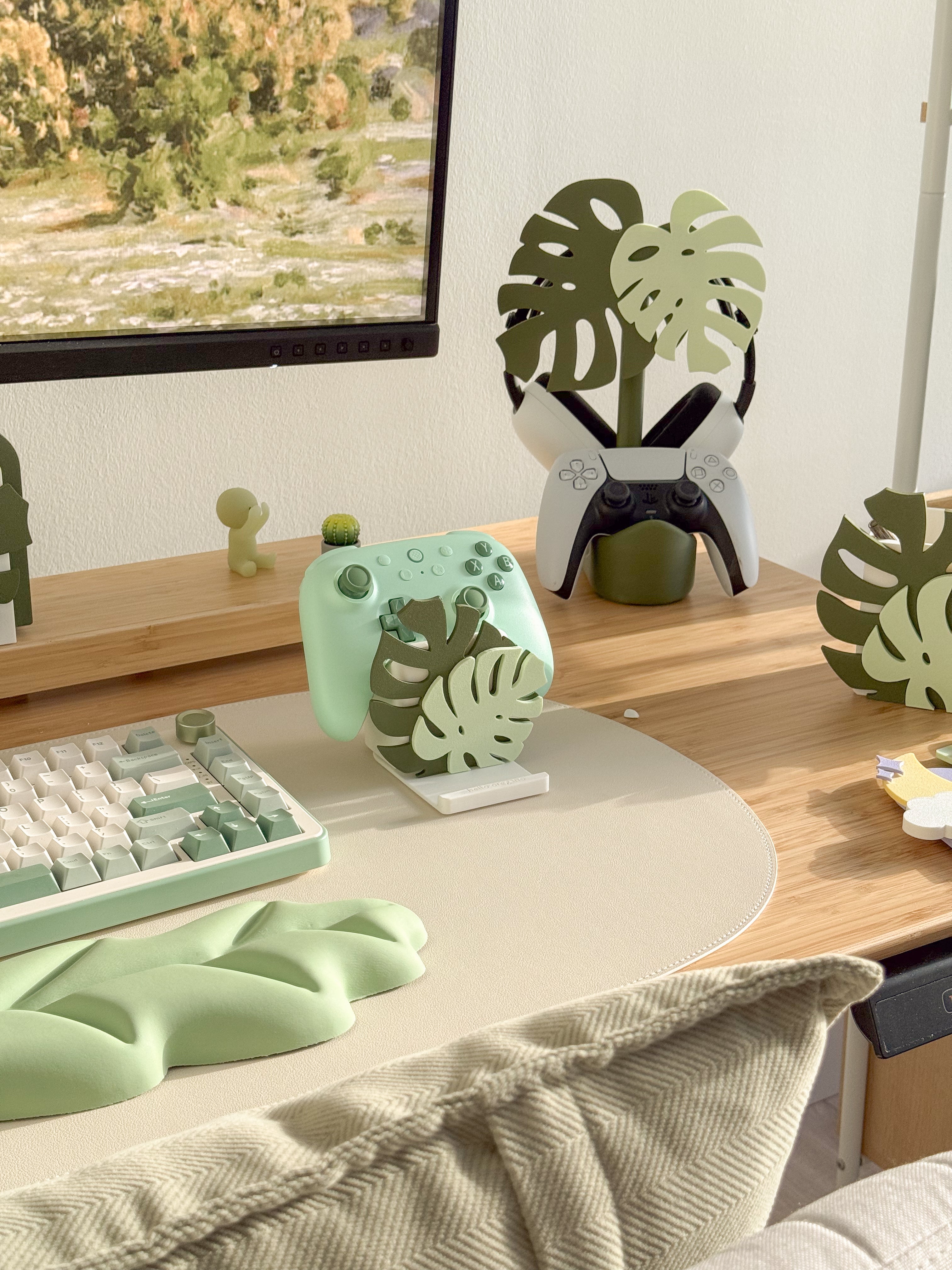 Monstera | 3-in-1 Pen Pot, Controller Holder & Phone Stand