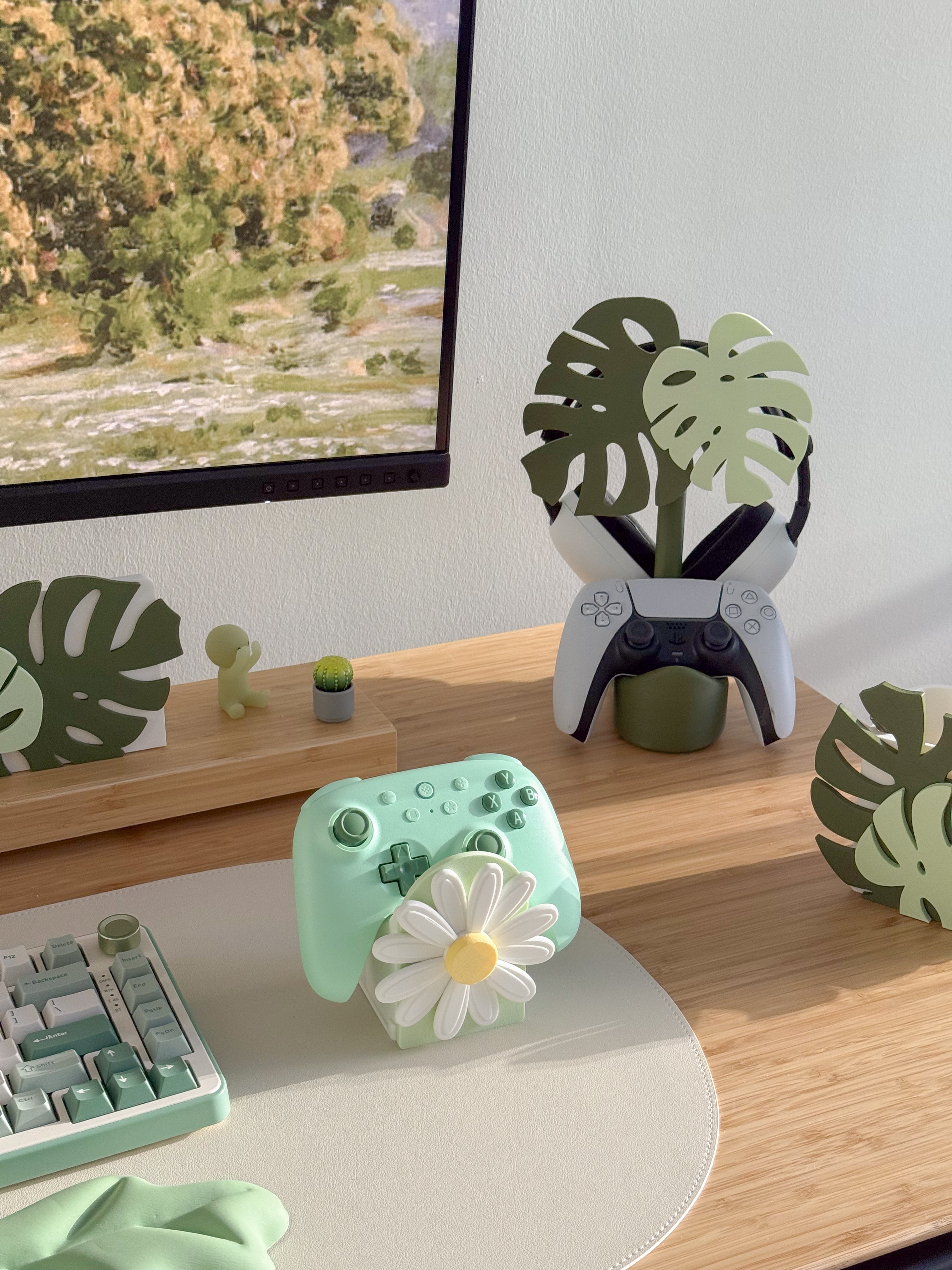 Daisy | 3-in-1 Pen Pot, Controller Holder & Phone Stand