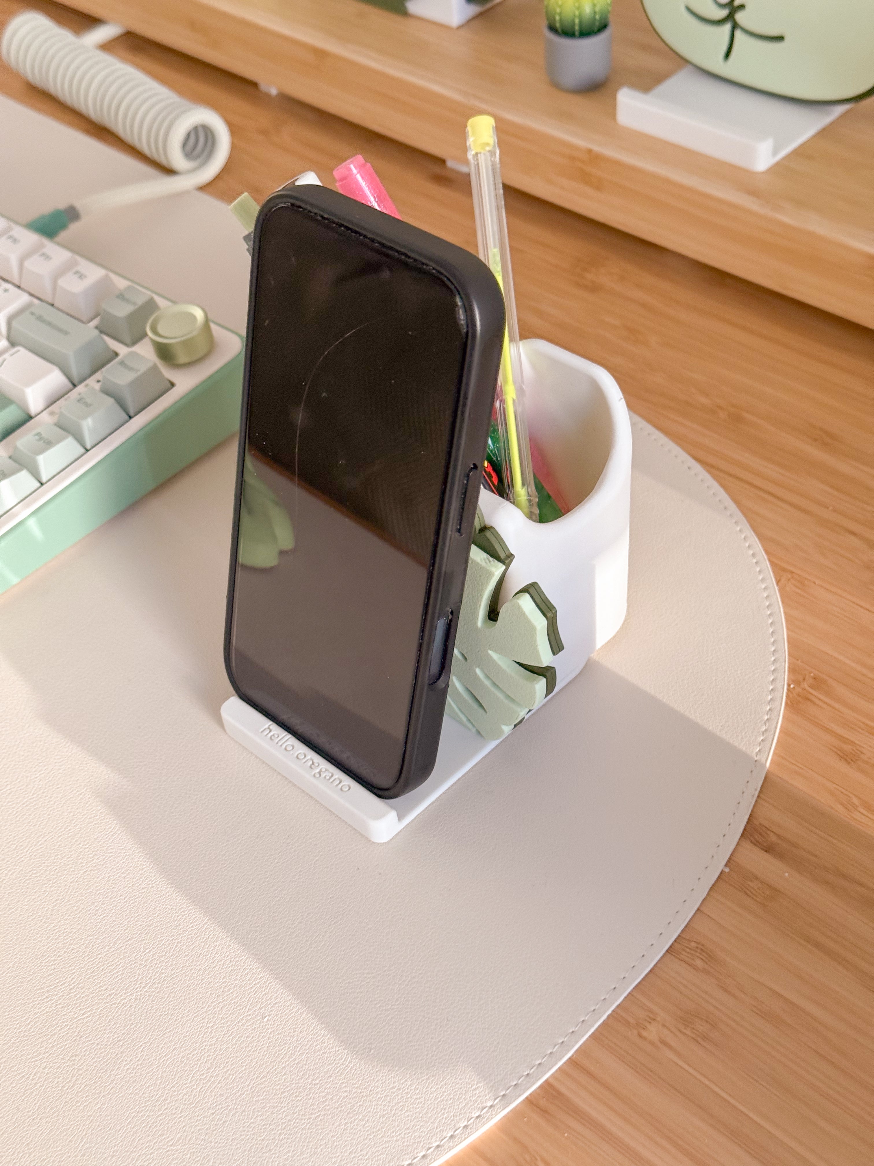 Monstera | 3-in-1 Pen Pot, Controller Holder & Phone Stand