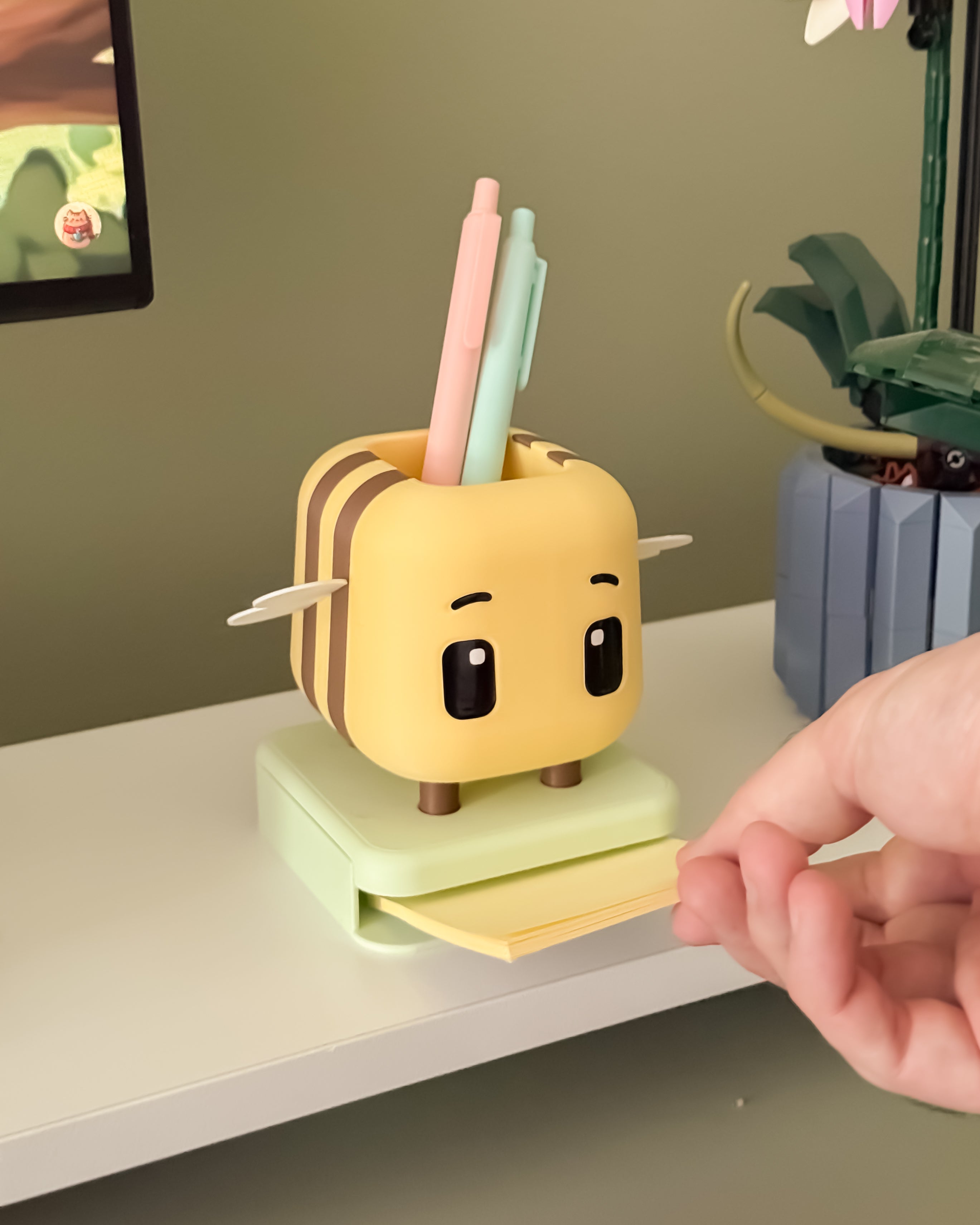 Bee Desk Buddy