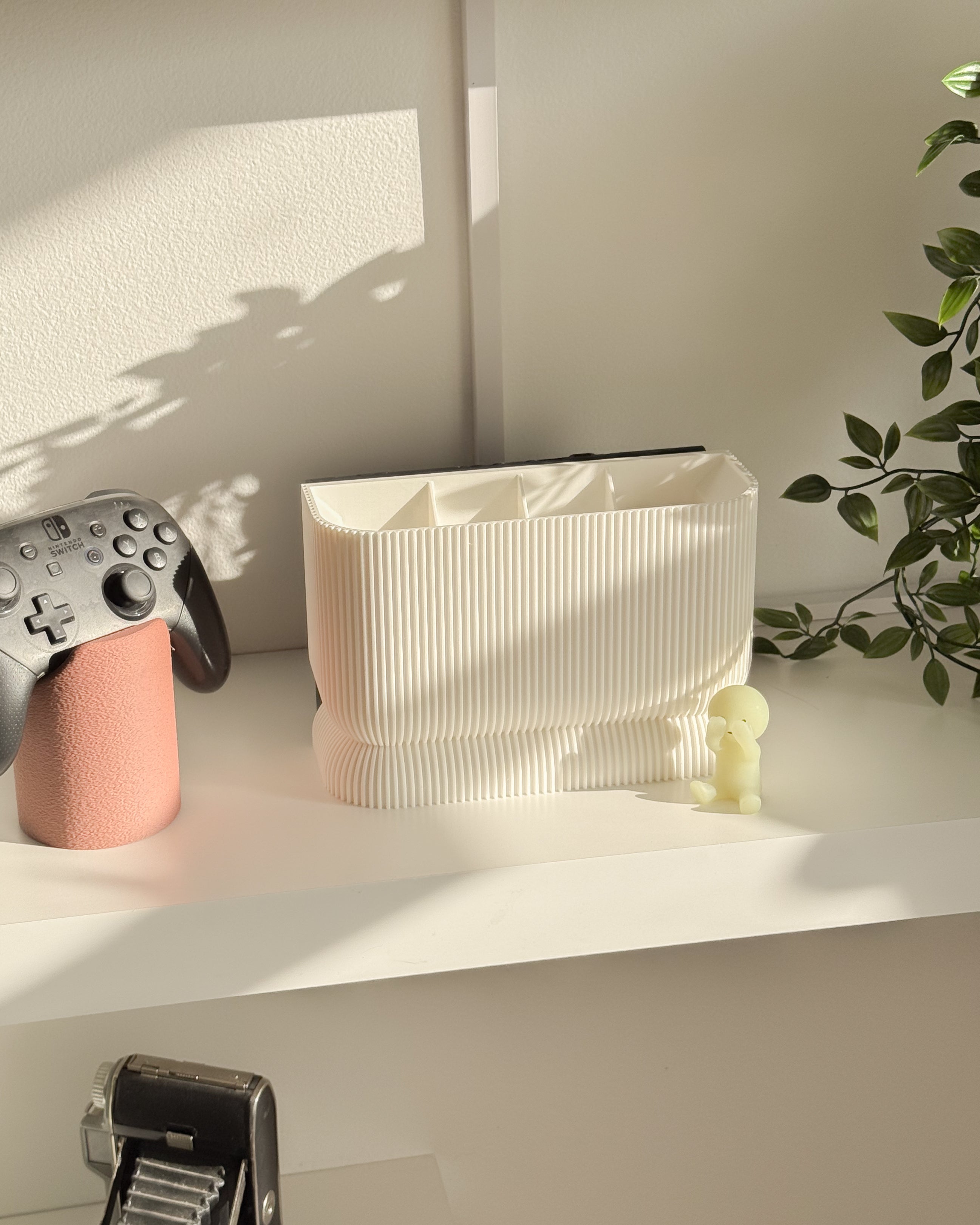 New Vase Switch Dock Cover with Storage