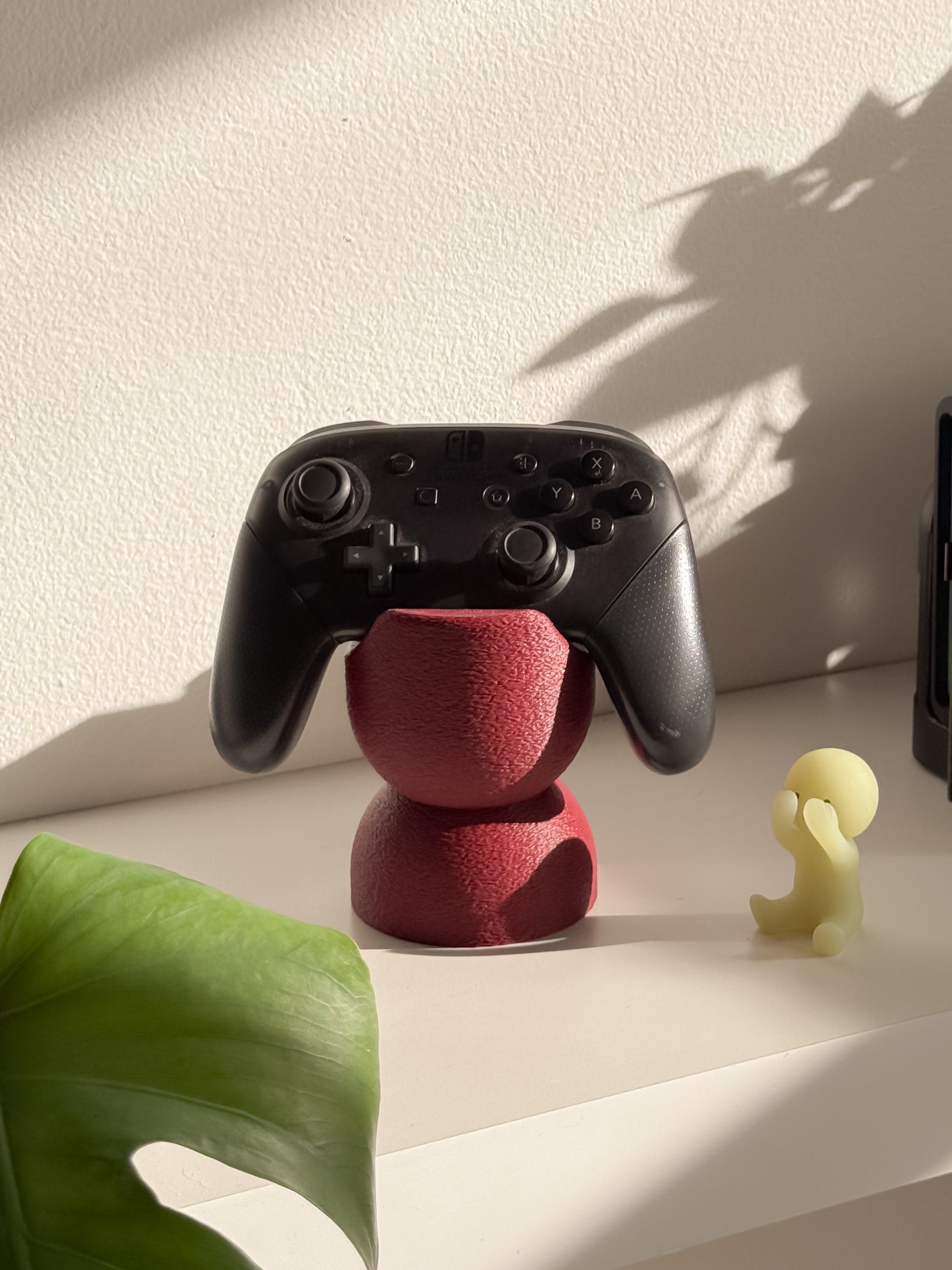 Minimalist Headphone & Controller Holder