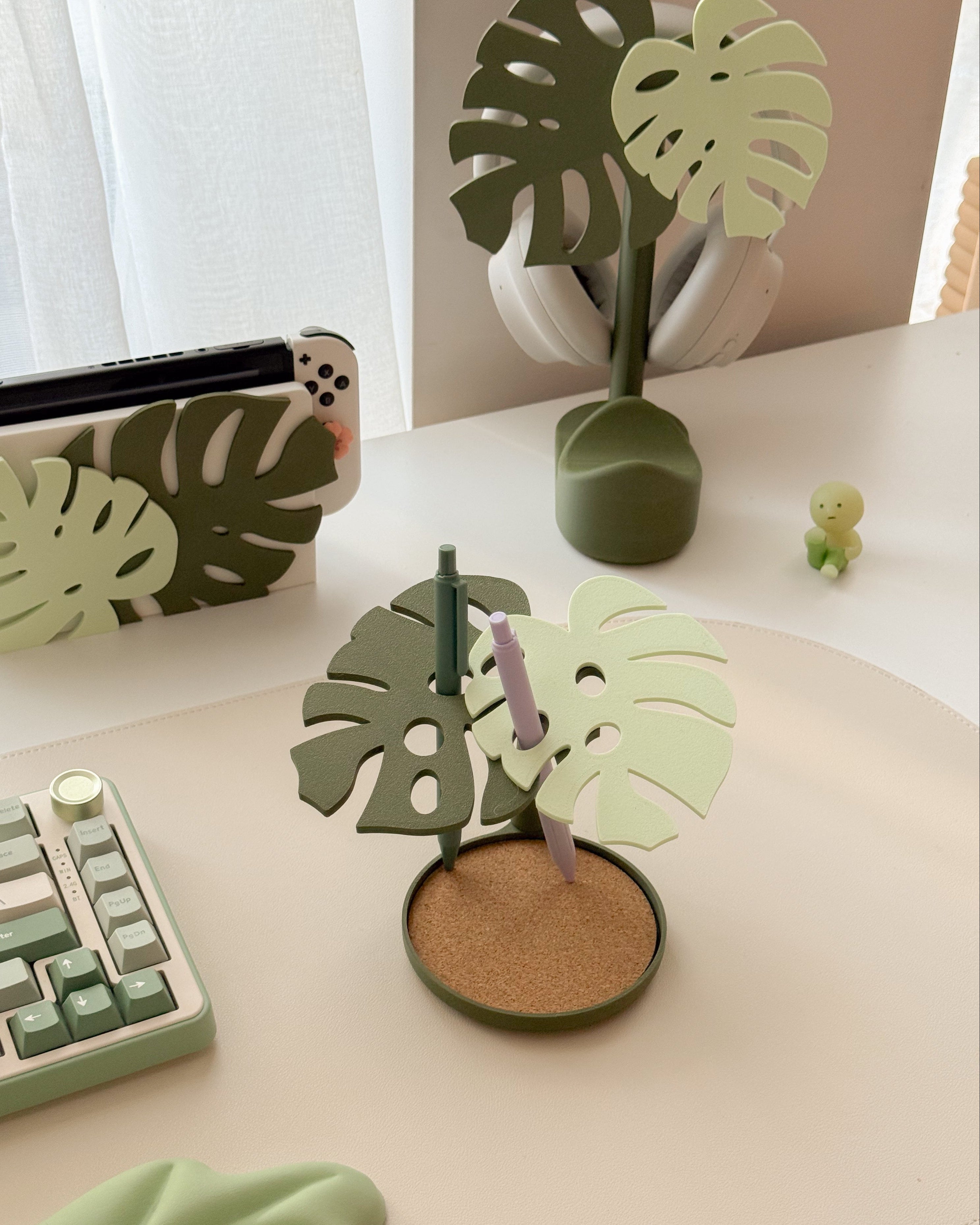 Monstera Pen Holder