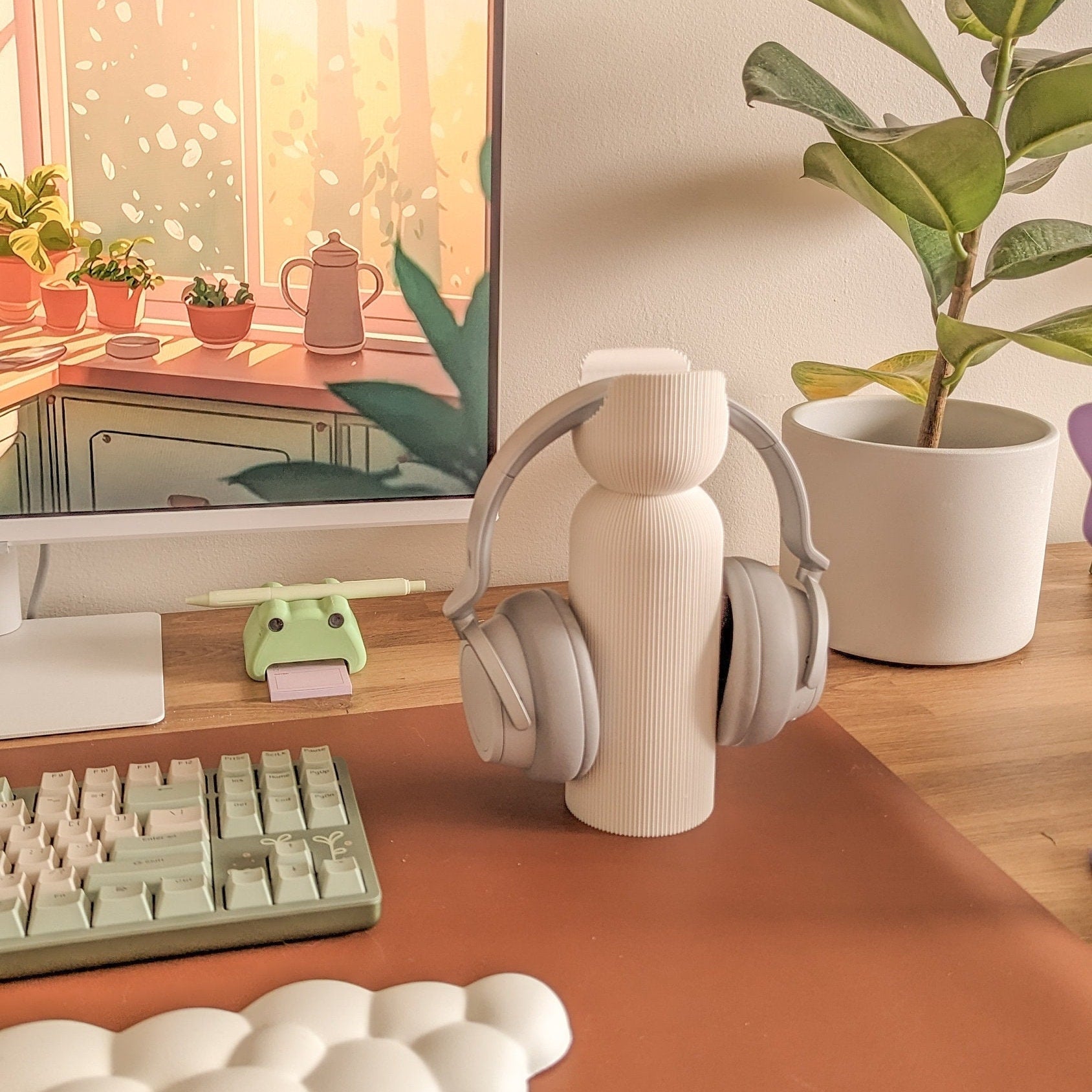 Minimalist Headphone Stand