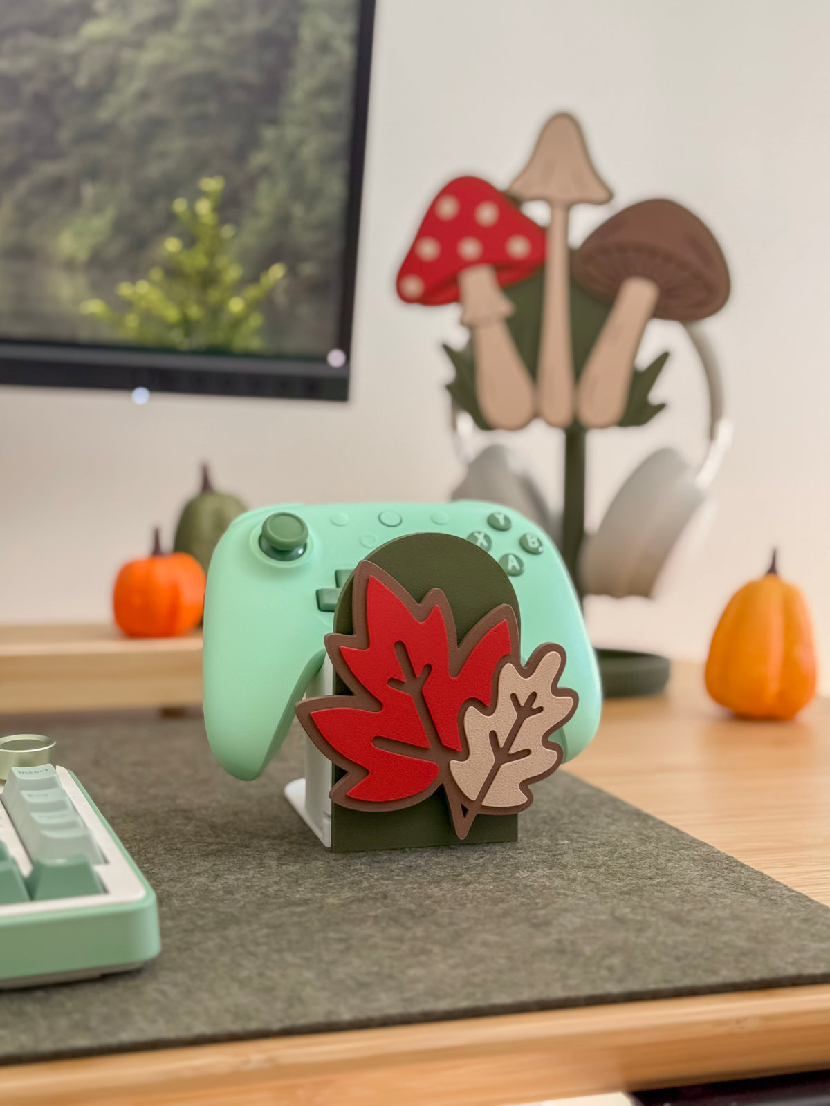 Fall Leaves | 3-in-1 Pen Pot, Controller Holder & Phone Stand (Copy)