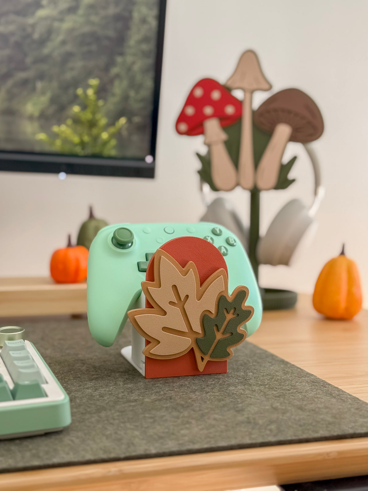 Fall Leaves | 3-in-1 Pen Pot, Controller Holder & Phone Stand (Copy)