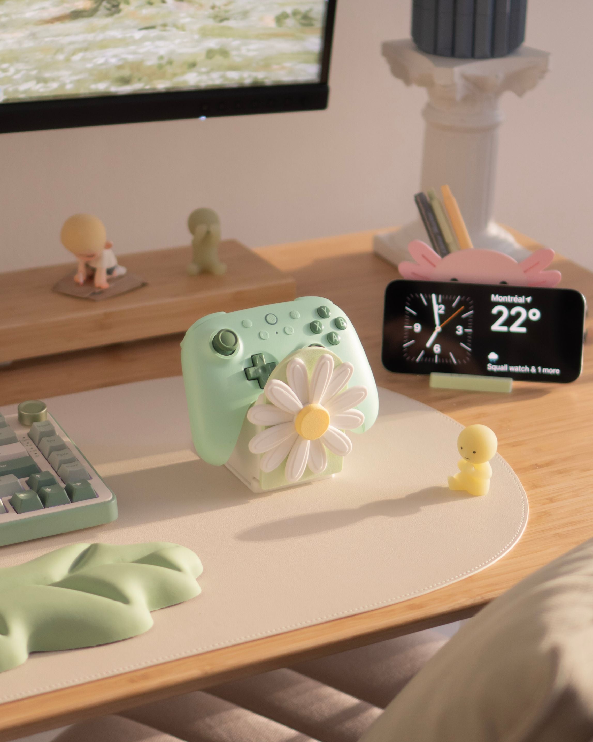 Daisy | 3-in-1 Pen Pot, Controller Holder & Phone Stand