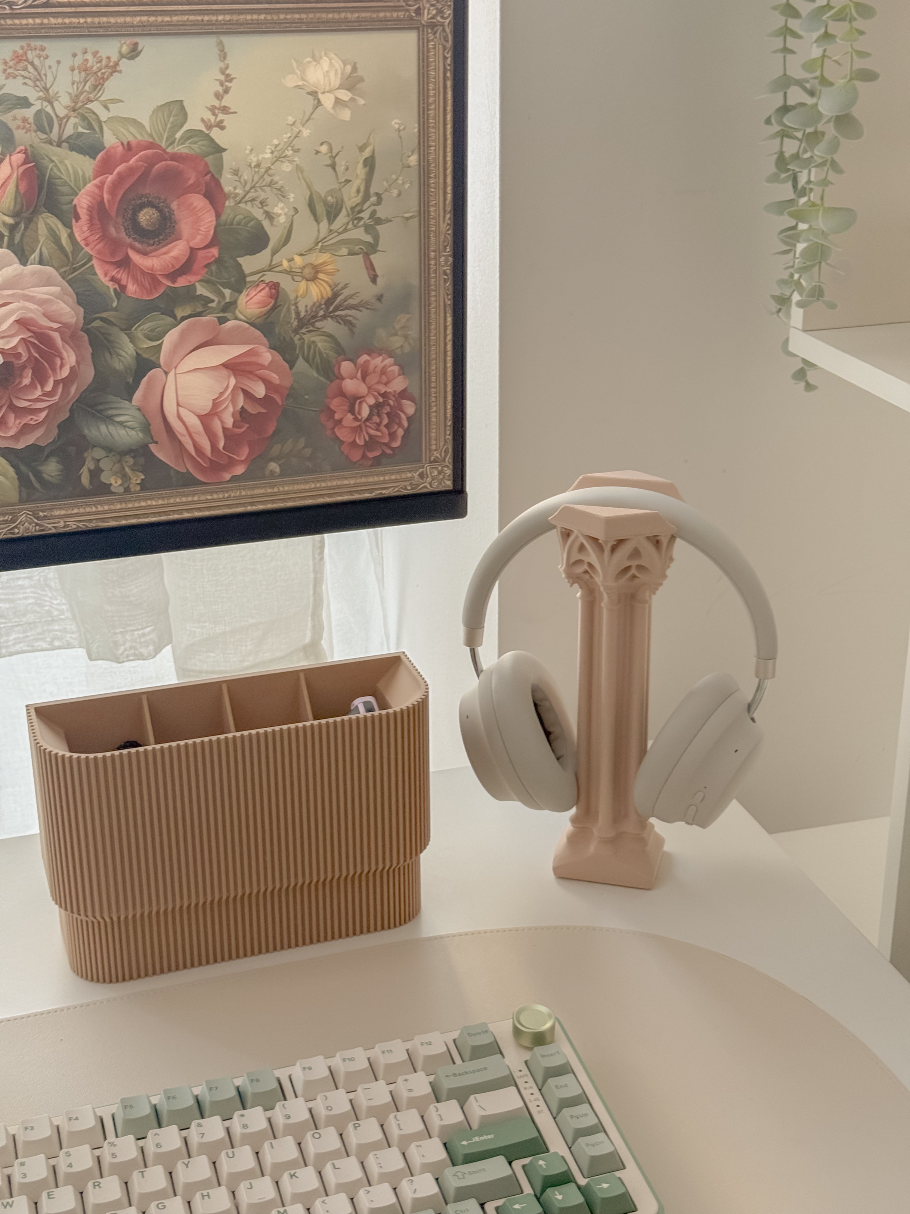 Column Headphone Stand