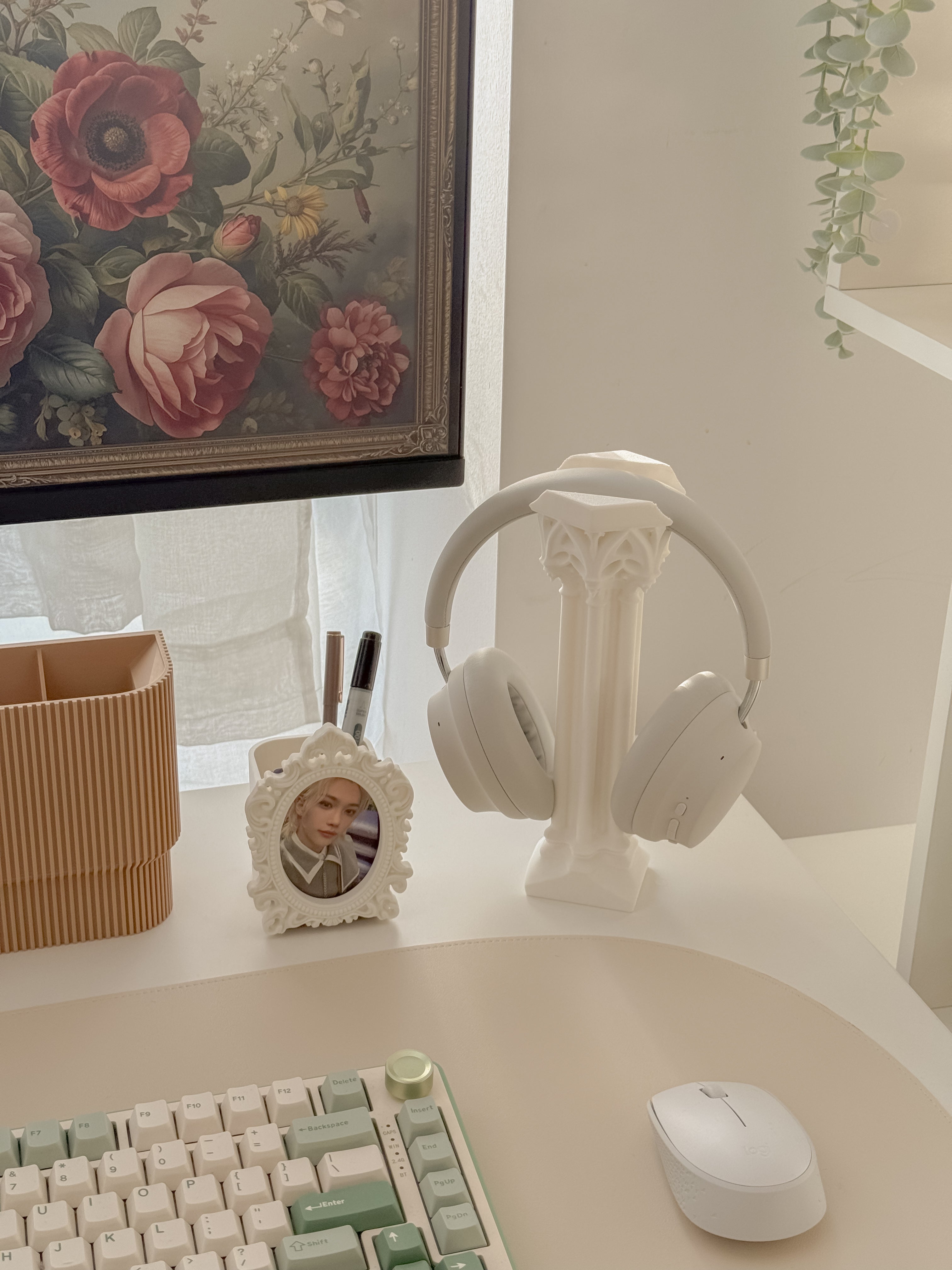 Column Headphone Stand