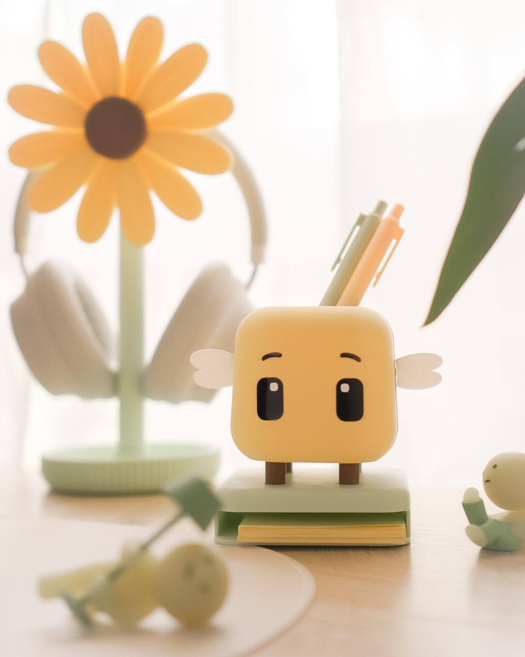 Sunflower Headphone Stand + Bee Desk Buddy Bundle