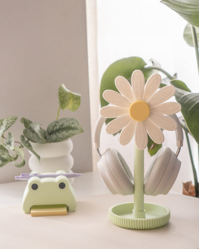 Daisy + Large Green Frog Post and Pen Holder Bundle