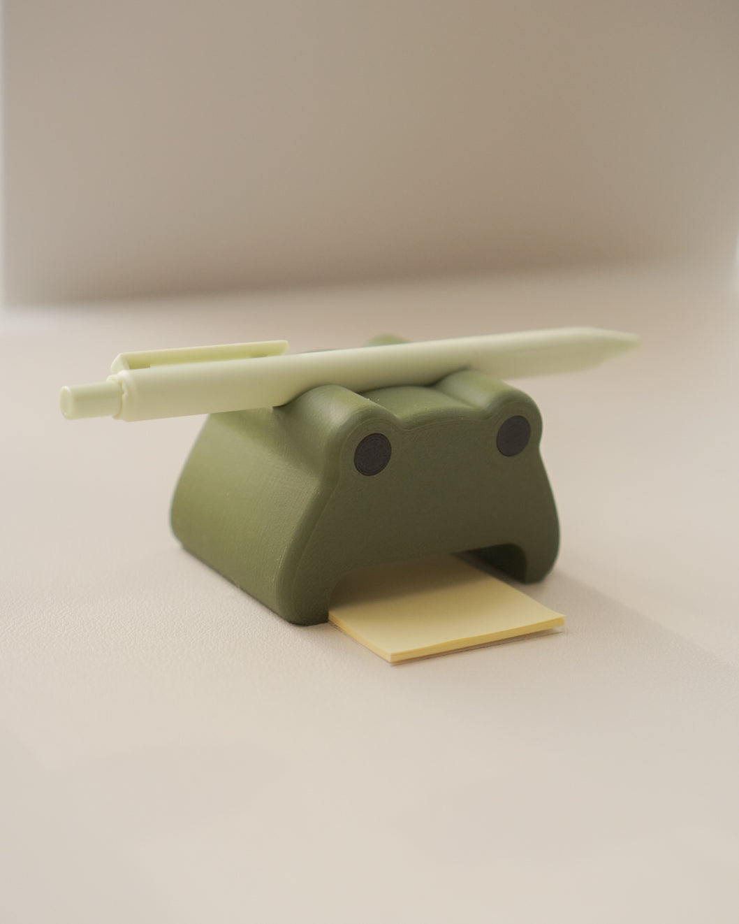Frog Post and Pen Holder