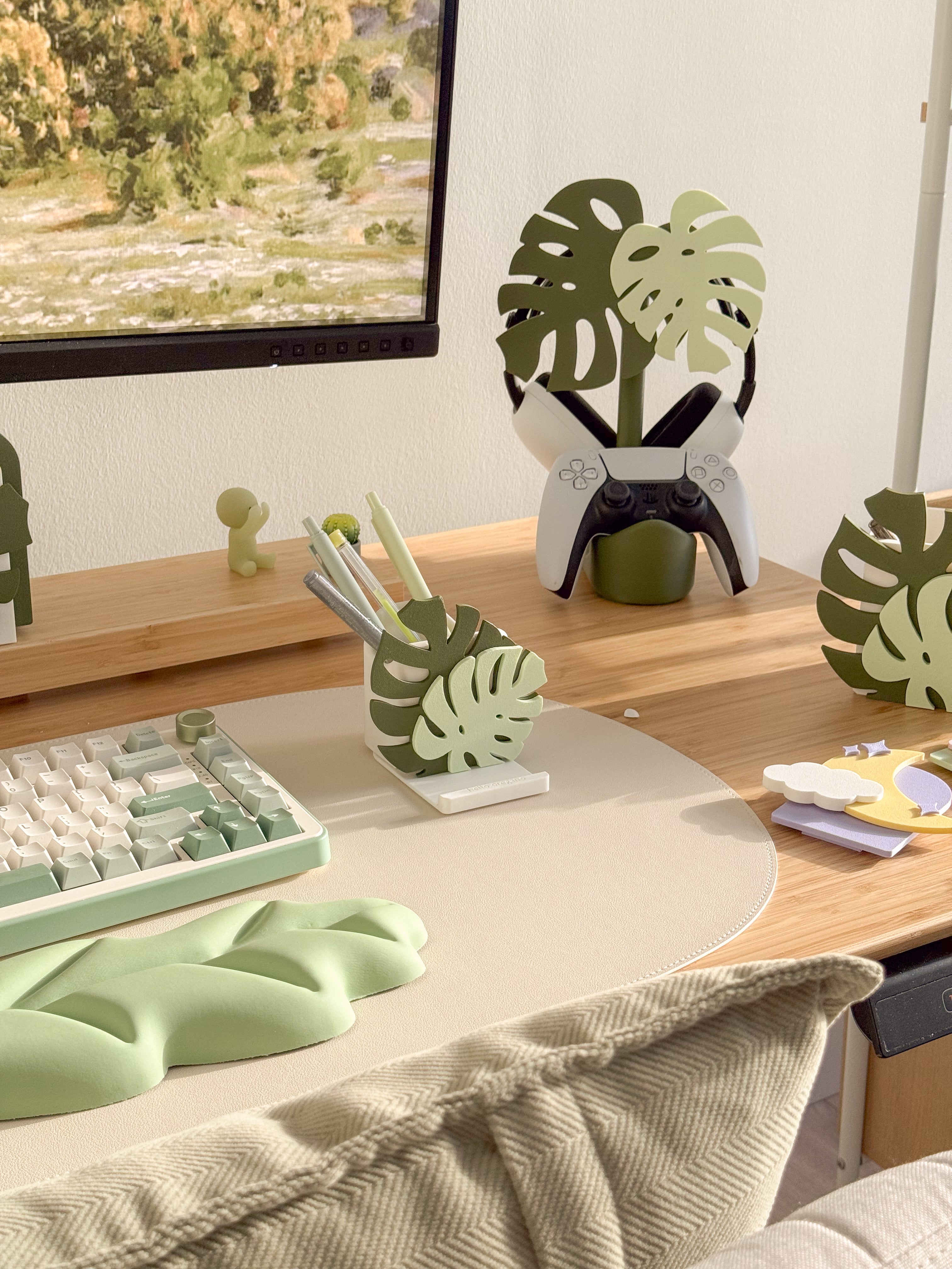 Monstera | 3-in-1 Pen Pot, Controller Holder & Phone Stand