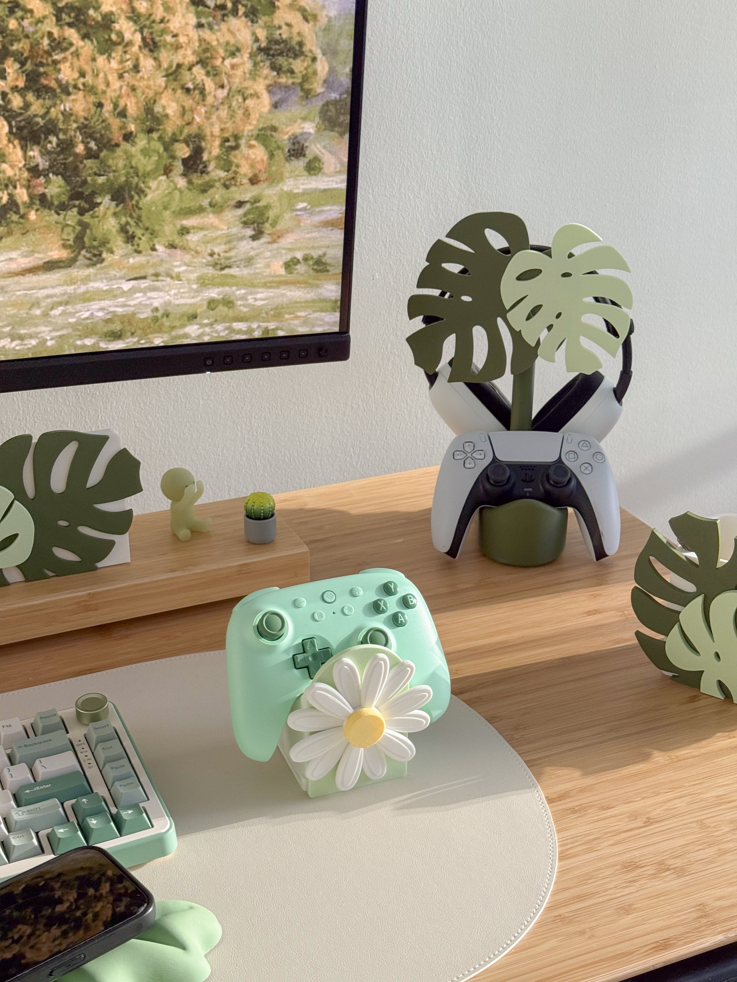 Daisy | 3-in-1 Pen Pot, Controller Holder & Phone Stand