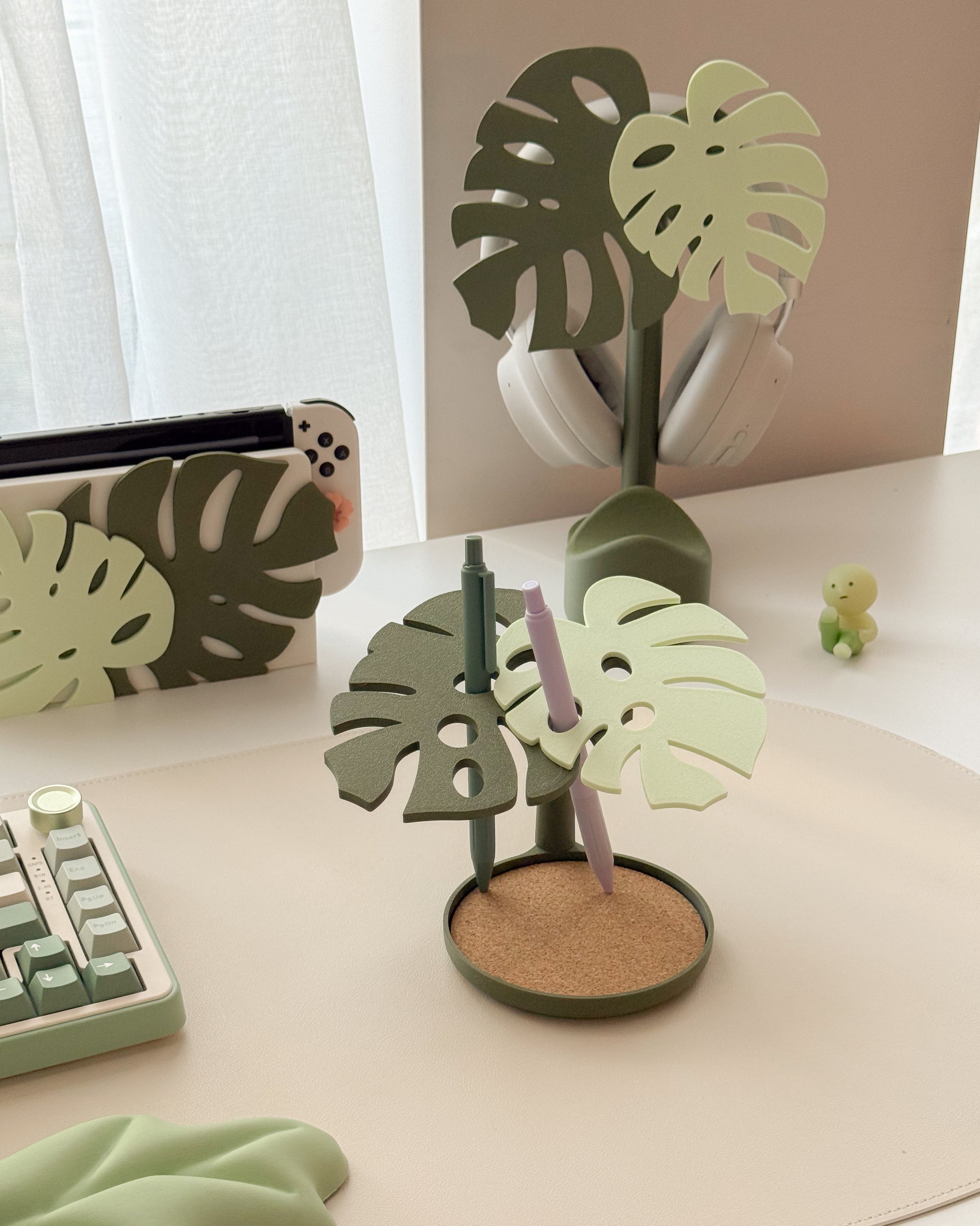 Monstera Pen Holder