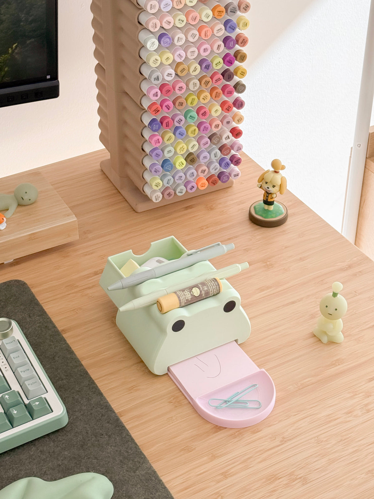 Frog Post and Pen Holder