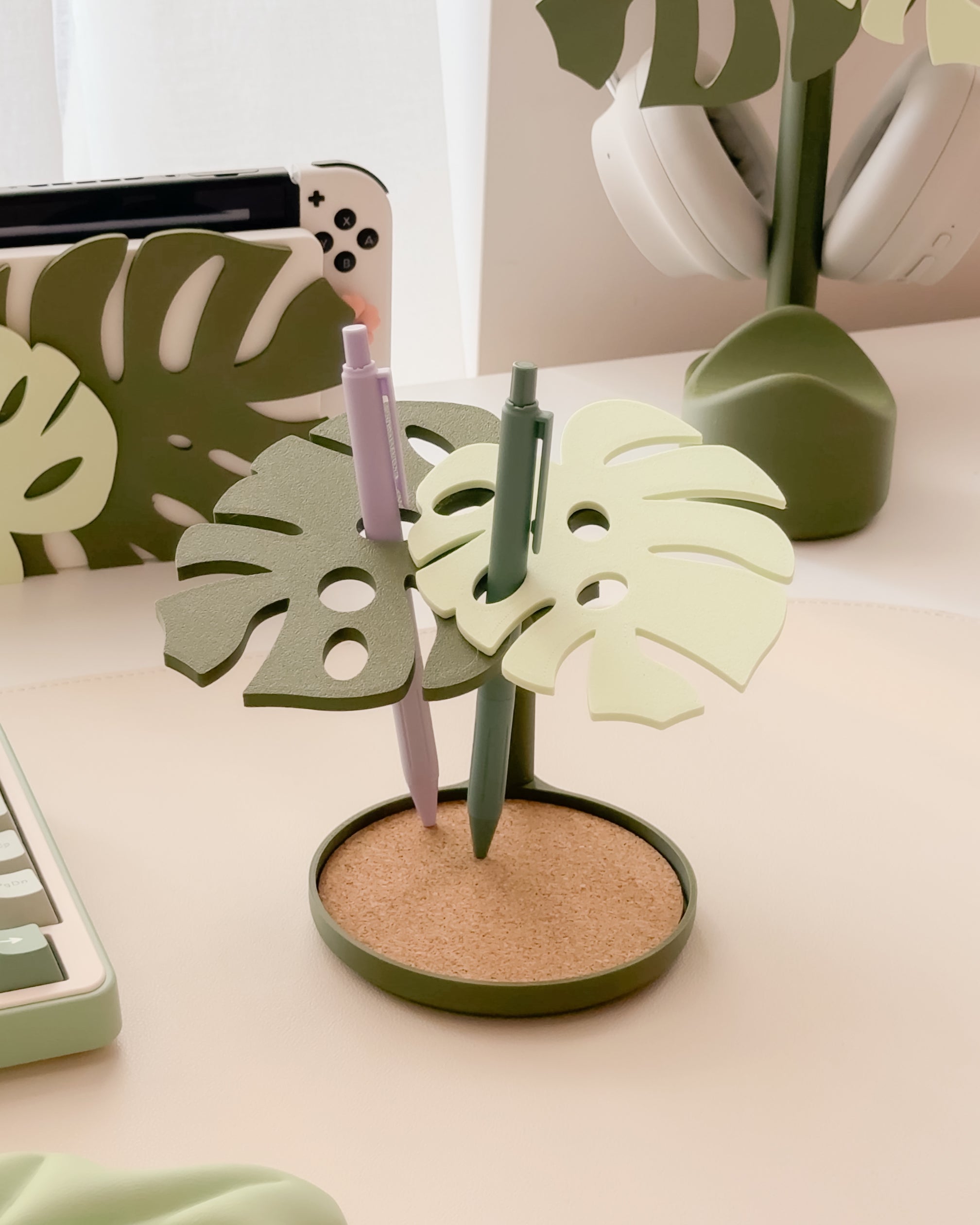 Monstera Pen Holder