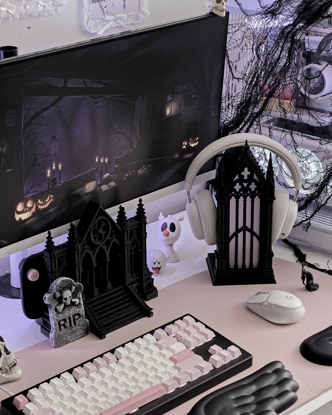 Cathedral Gothic Window Headphone Stand