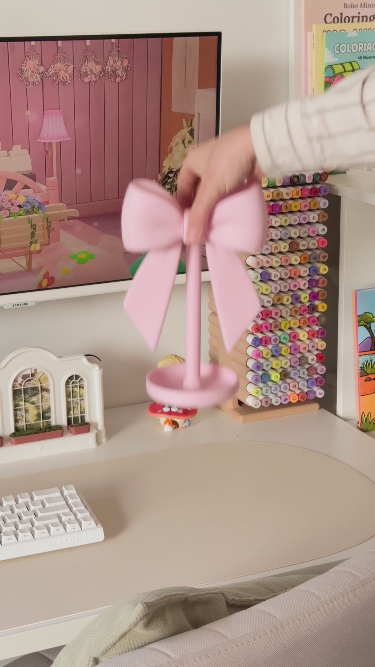 Bow Headphone Stand